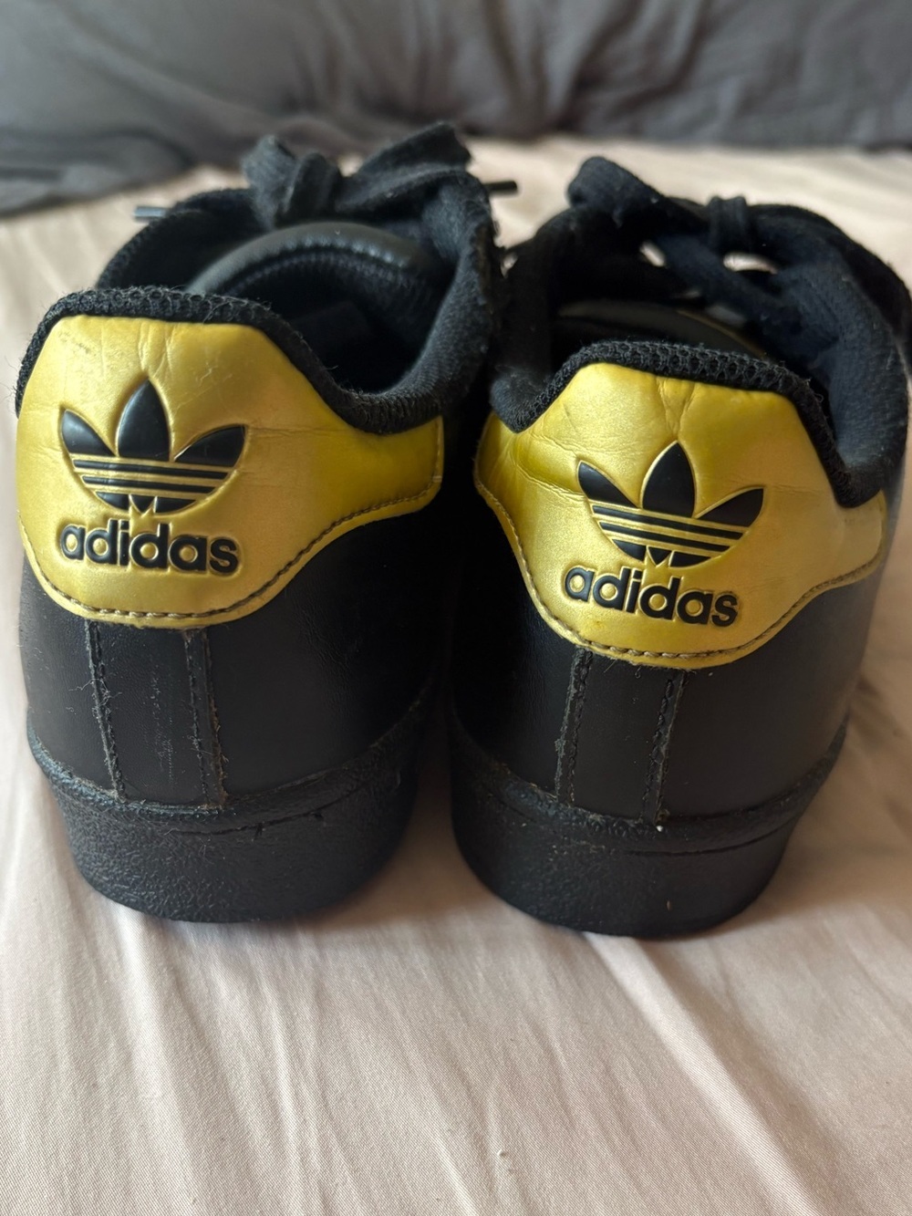 Adidas Originals Superstar Black Gold Shoes Youth Size 6 (Fits Women's 7.5 - 8) - Picture 3 of 12